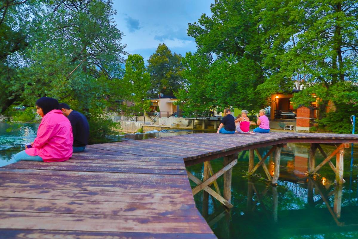 Suitetrails - Holiday Homes Pozitiva