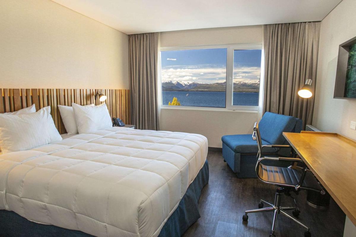 Hampton By Hilton Bariloche - Housity