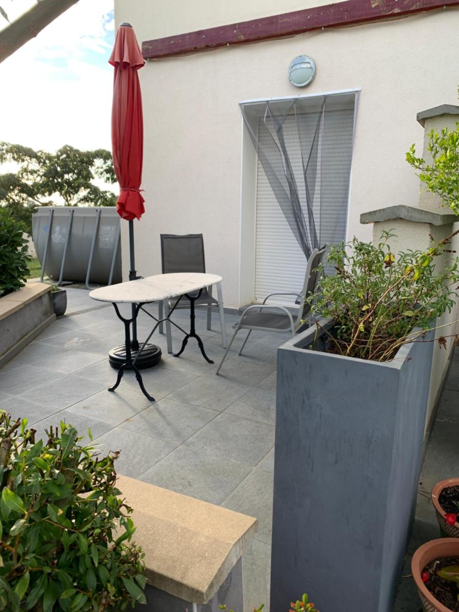 Gite les Combes Terrasse 01340 ETREZ - Housity