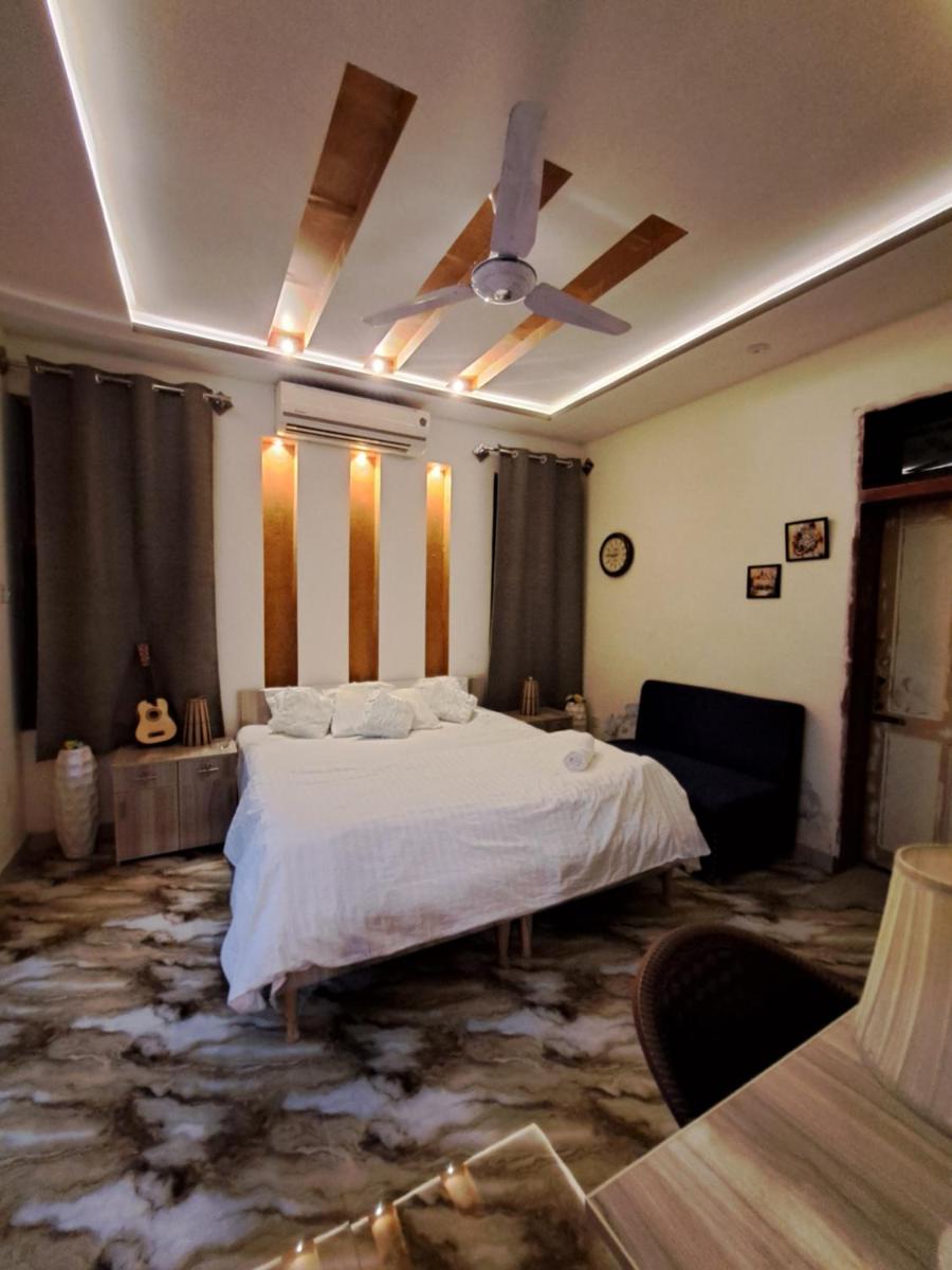 Suitetrails - Lexus Grand Hotel, Islamabad