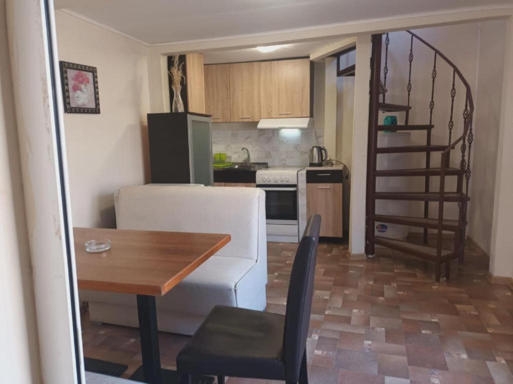 Suitetrails - Apartments Devora 1 & bar & restaurant