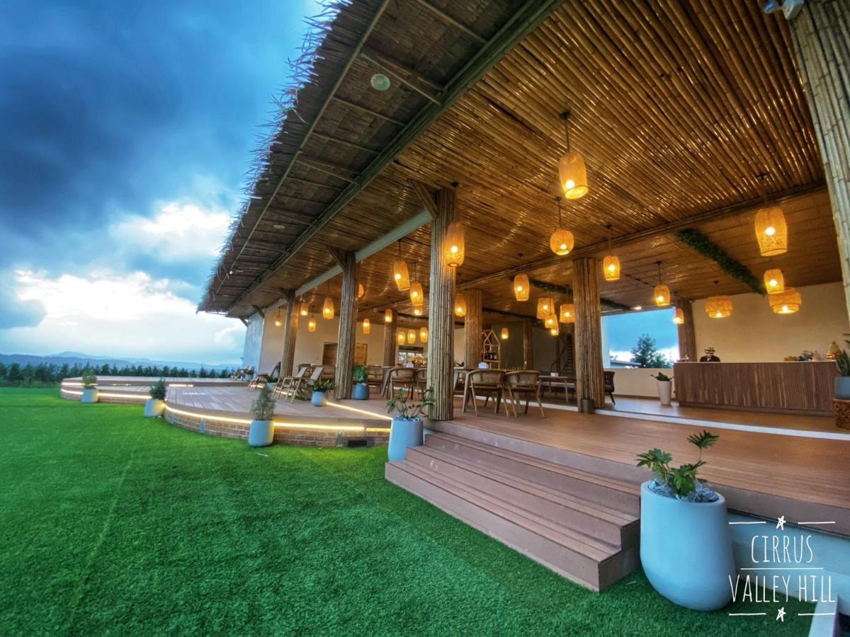 Cirrus Valley Hill Resort - Housity