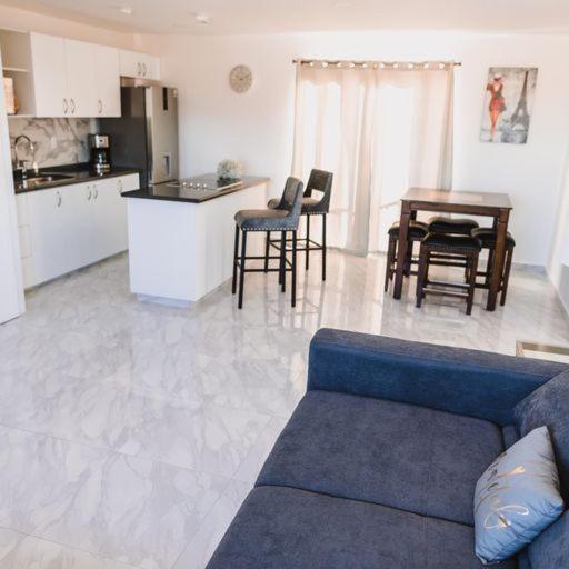 Suitetrails - SilverWhite Condo