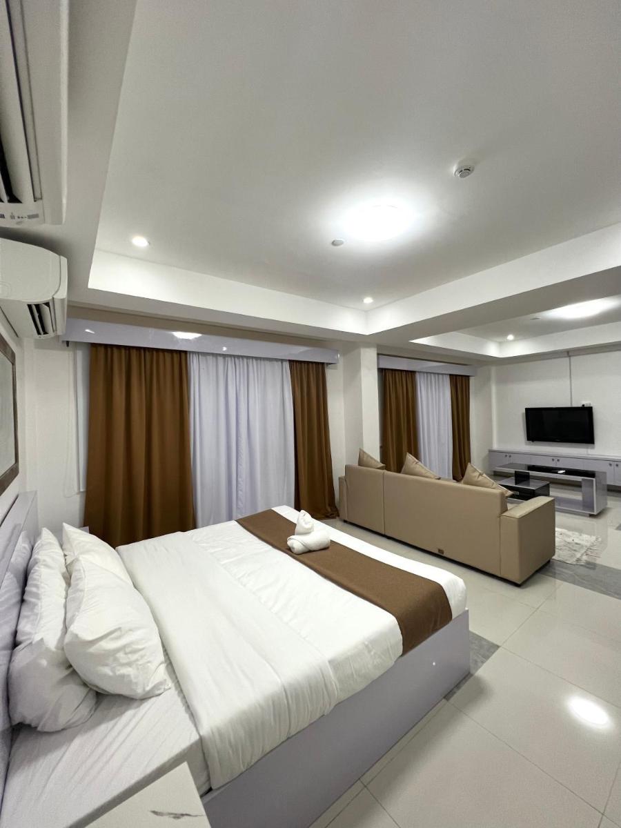 Staycation Hotel - Housity