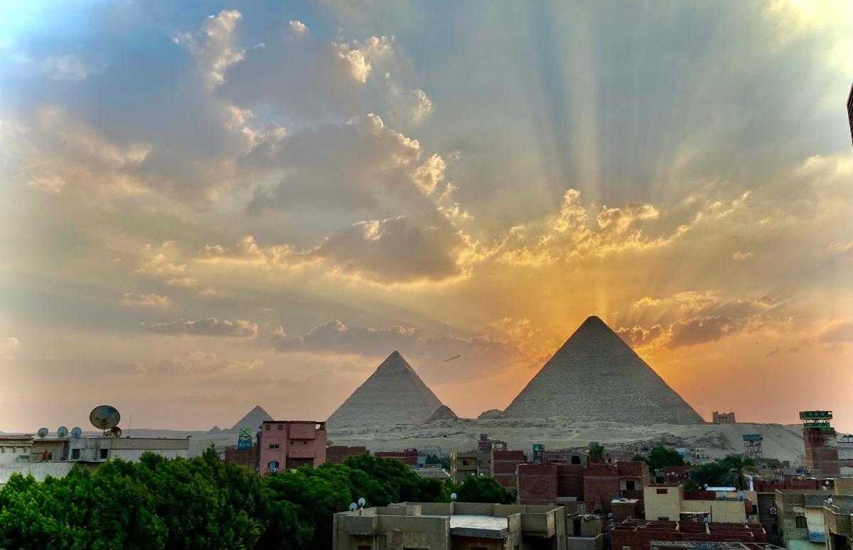 Suitetrails - Pyramids hills view apartment