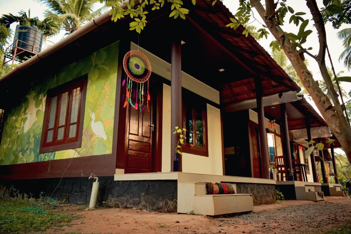 Munroe Paradise - Housity