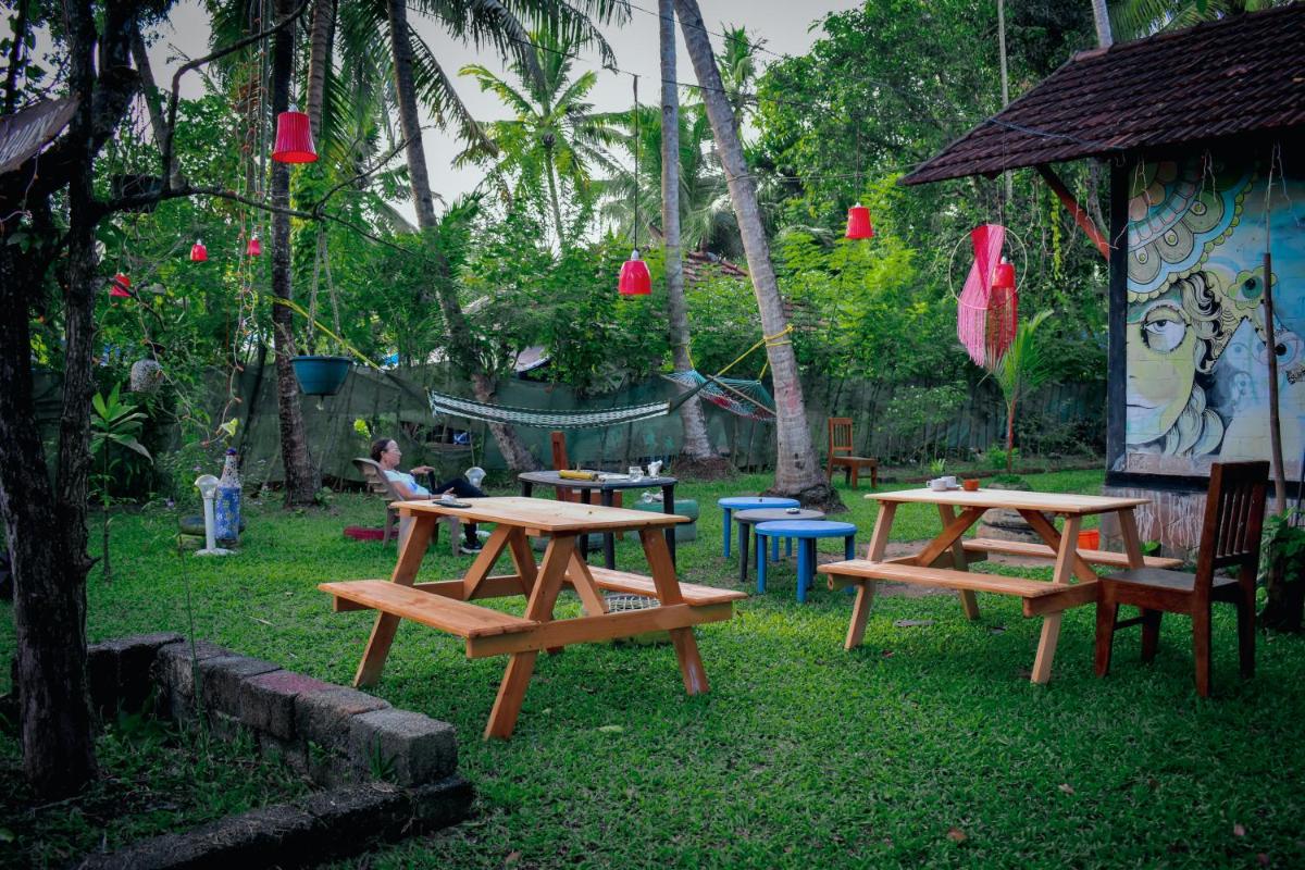 Munroe Paradise - Housity