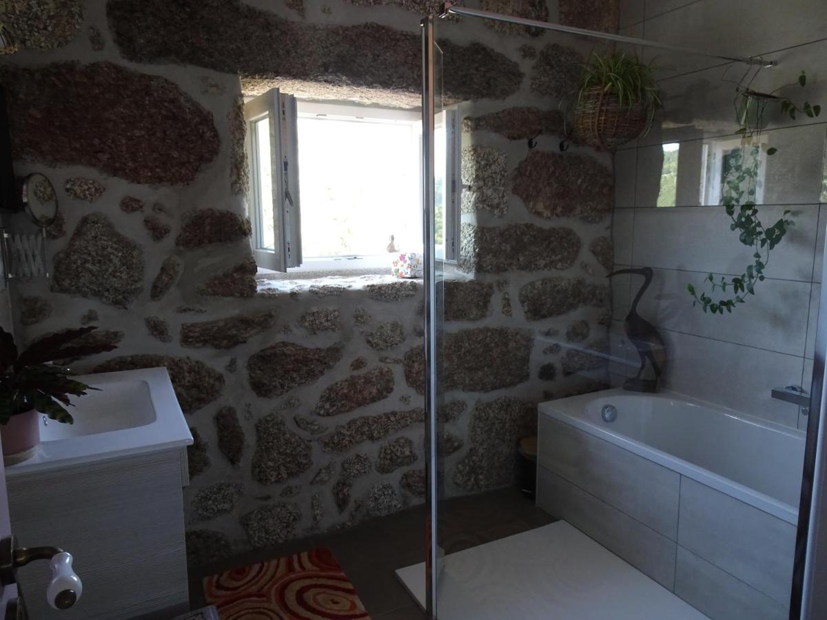 A CASA COM 2 PEREIRAS - Hizvo