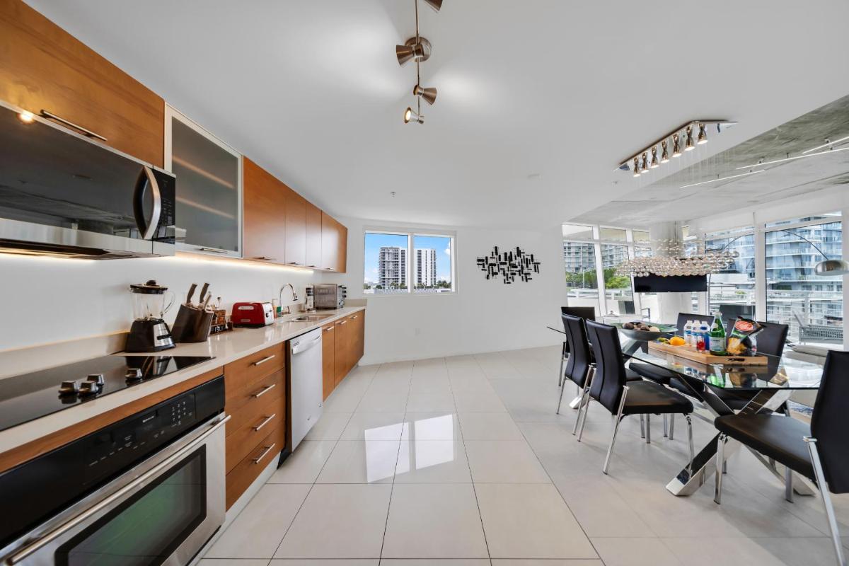 Suitetrails - Spacious 3-Bedroom Midtown Condo