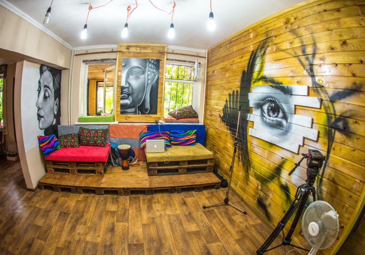 Hostel Loco - Housity