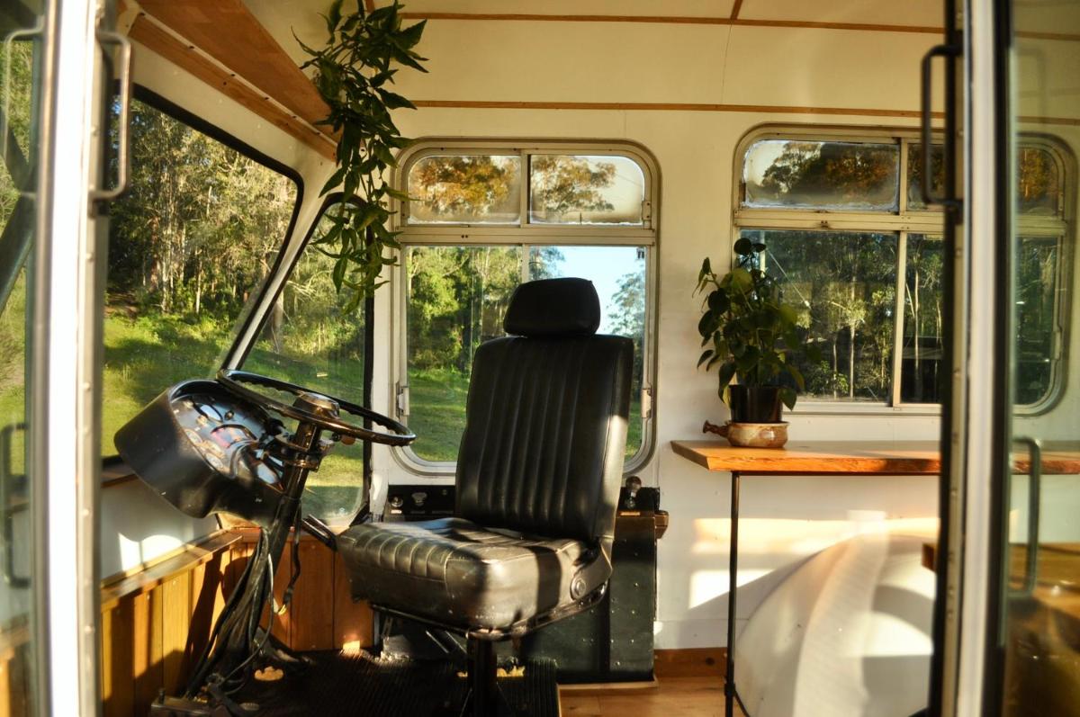 Suitetrails - Coffee Grounds - The Bus
