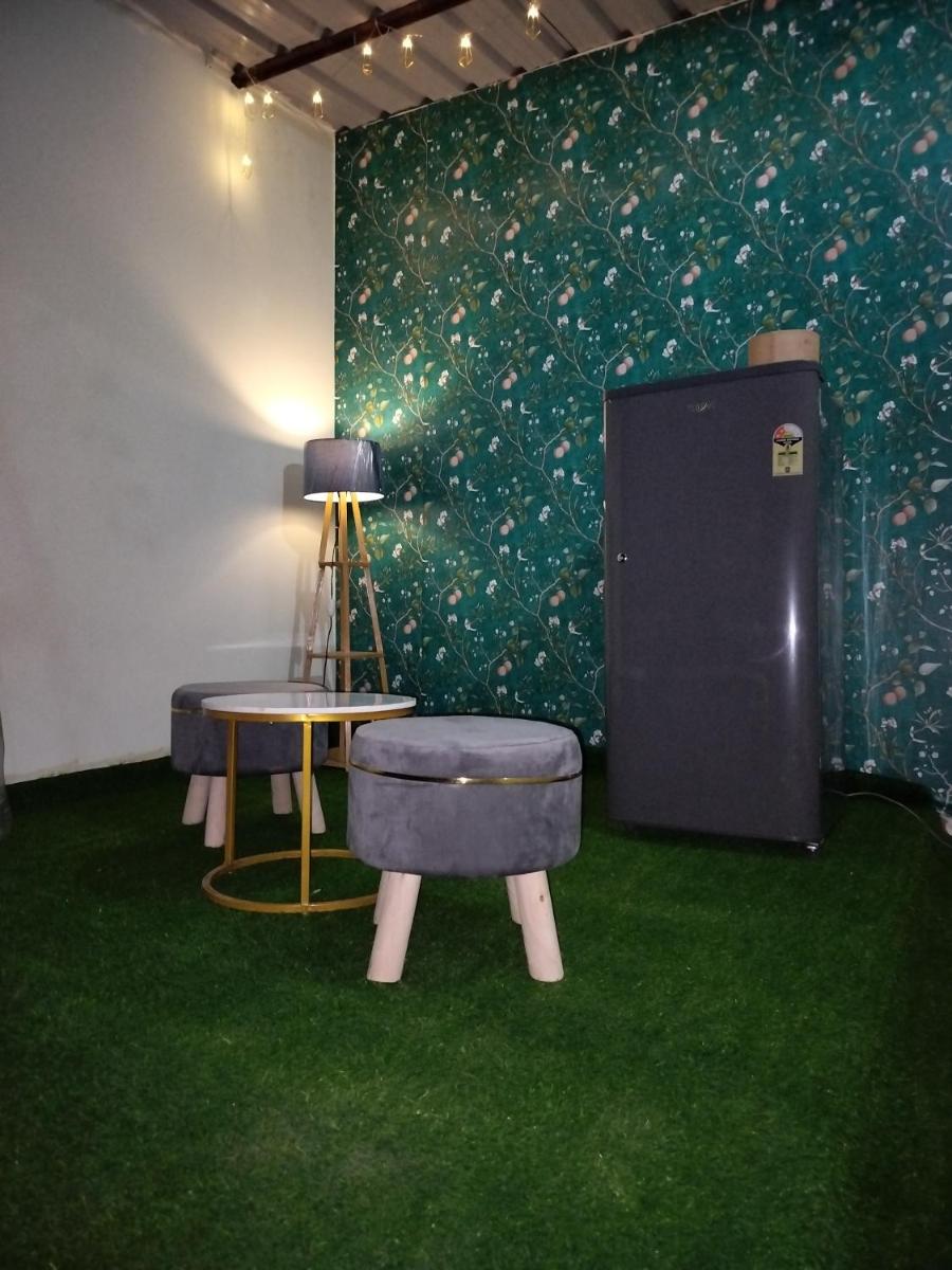 Suitetrails - Private A/C Double bedded room with terrace
