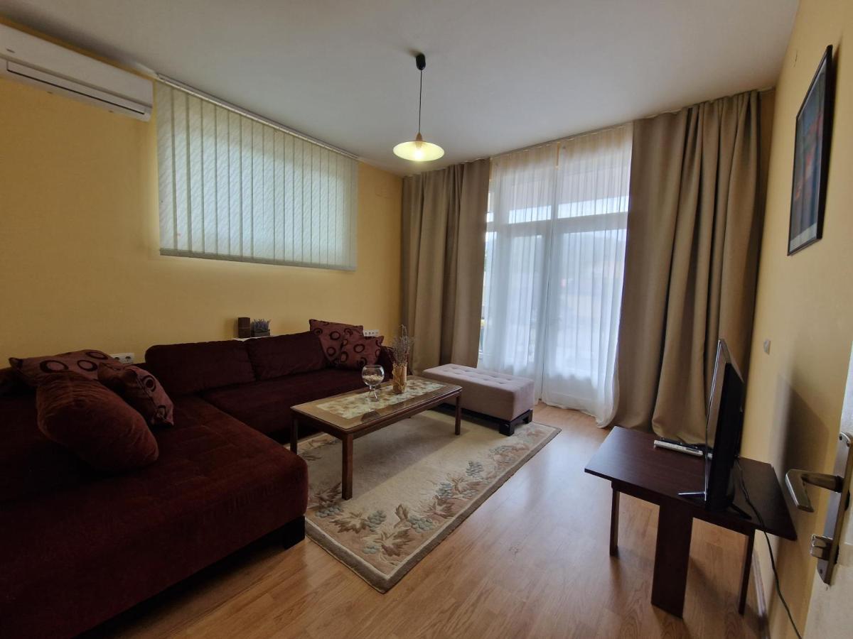 Apartment Studenac - Housity