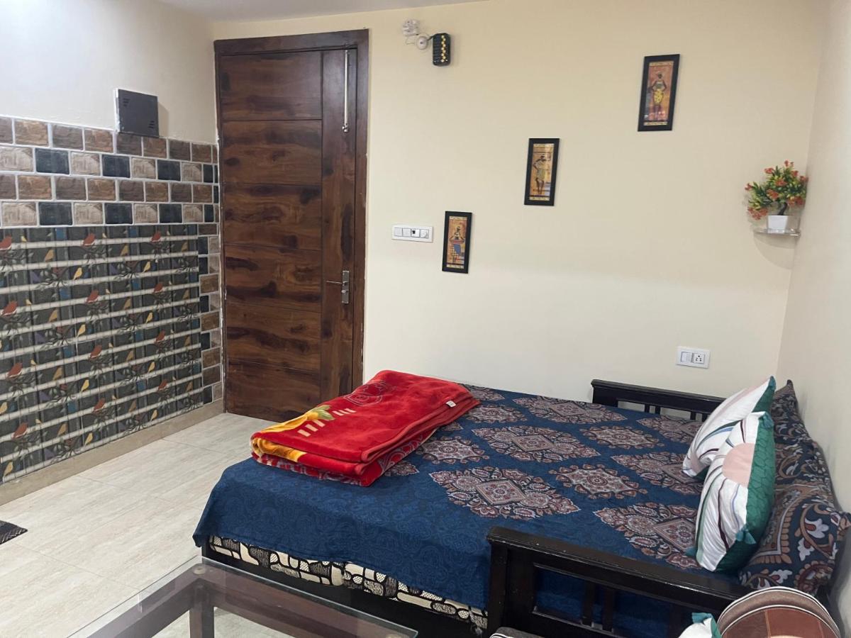 Suitetrails - 1BHK Budget Home Stay -Tapovan -Stay in Luxury