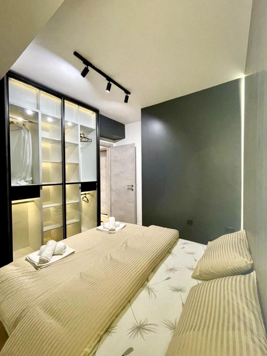 Suitetrails - Sunlight Luxe Apartment