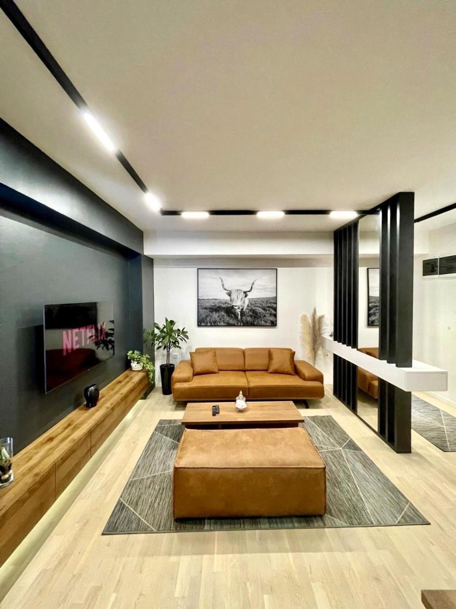 Suitetrails - Sunlight Luxe Apartment