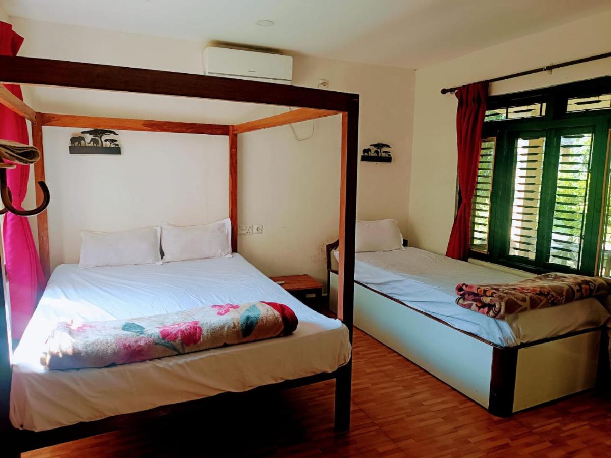 Tharu Lodge - Housity