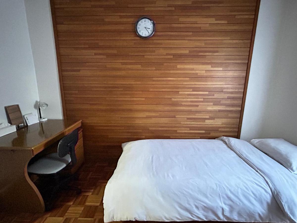 He le san hao guan - Housity
