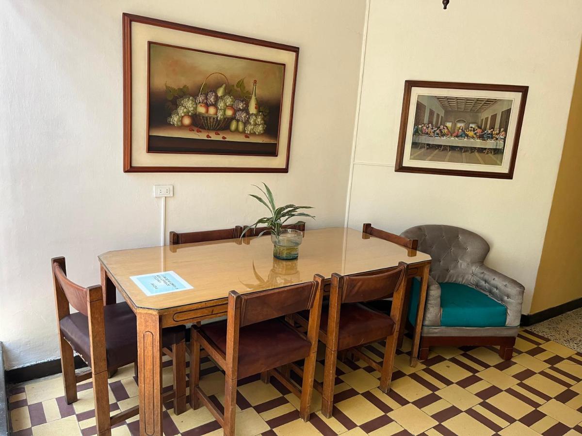 Casa Grande Hostal - Housity