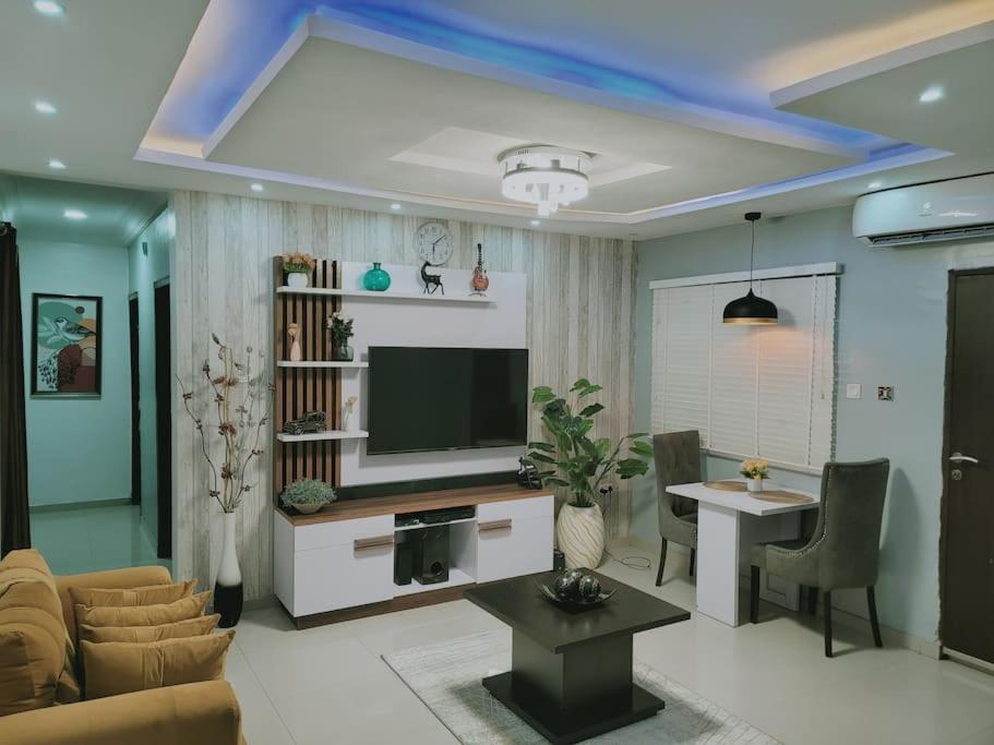 Suitetrails - Sonia Apartments Ikeja