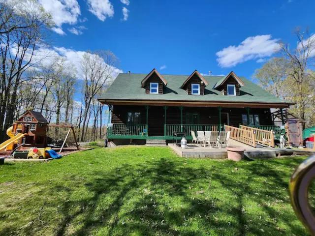 Suitetrails - 4 bedroom 4parking can cook Fireplace,Office