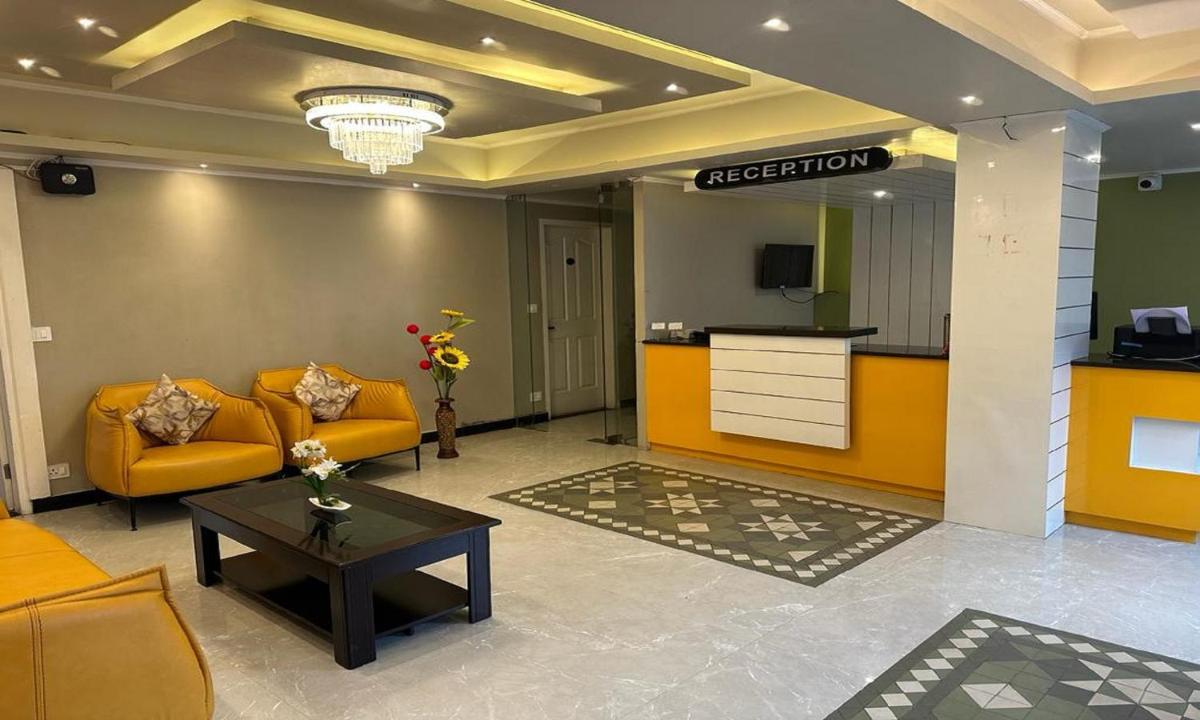 Suitetrails - HOTEL CLIFFTON ROYALS