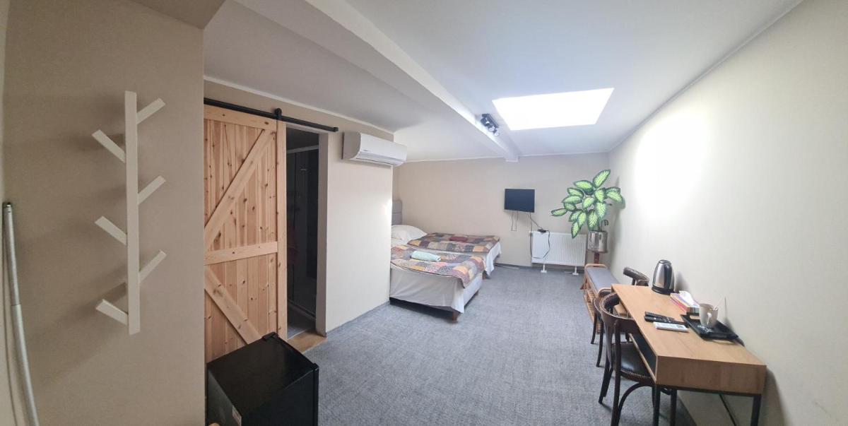 Es8bar - Housity