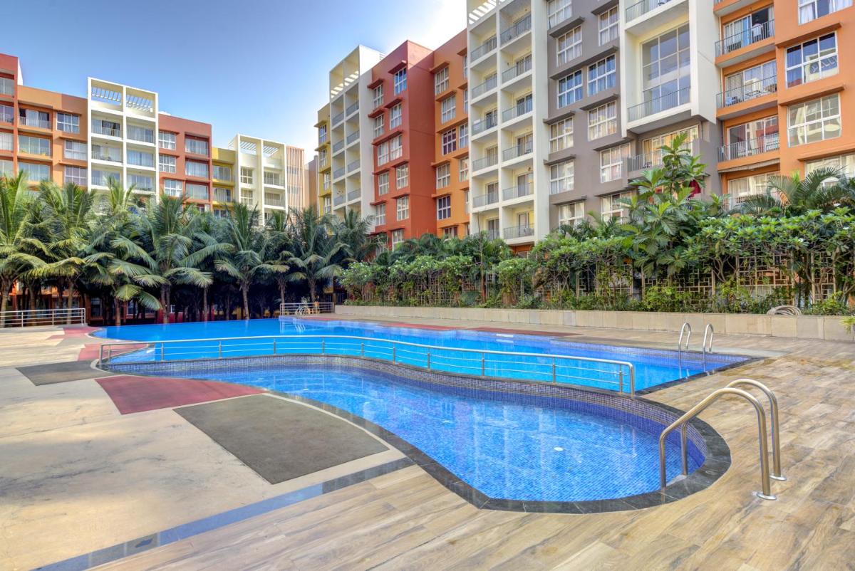 Luxe 2BHK 10min from GOI airport with Pool access - Housity