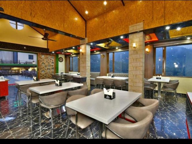 Shri Narayan Tourist lodge & Chandica hotel - Housity