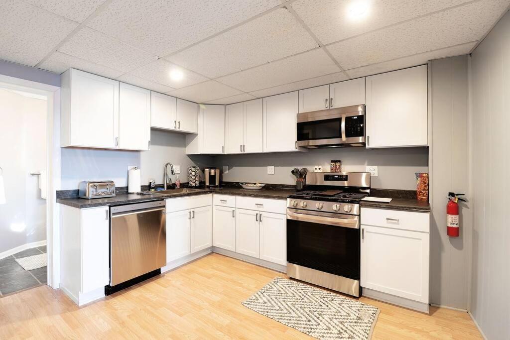 Suitetrails - Chain O' Lakes Beach Penthouse with Lake Access