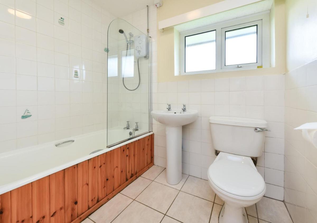 10 Llwyn Onn Beach Hut - Housity