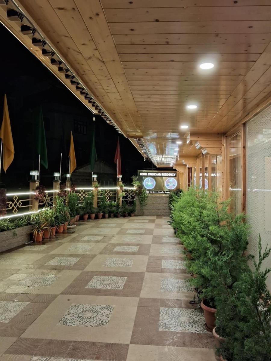 Hotel Zingkham Residency - Housity