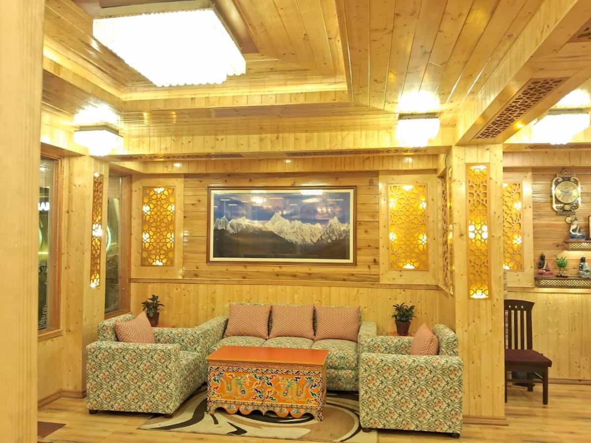 Hotel Zingkham Residency - Housity