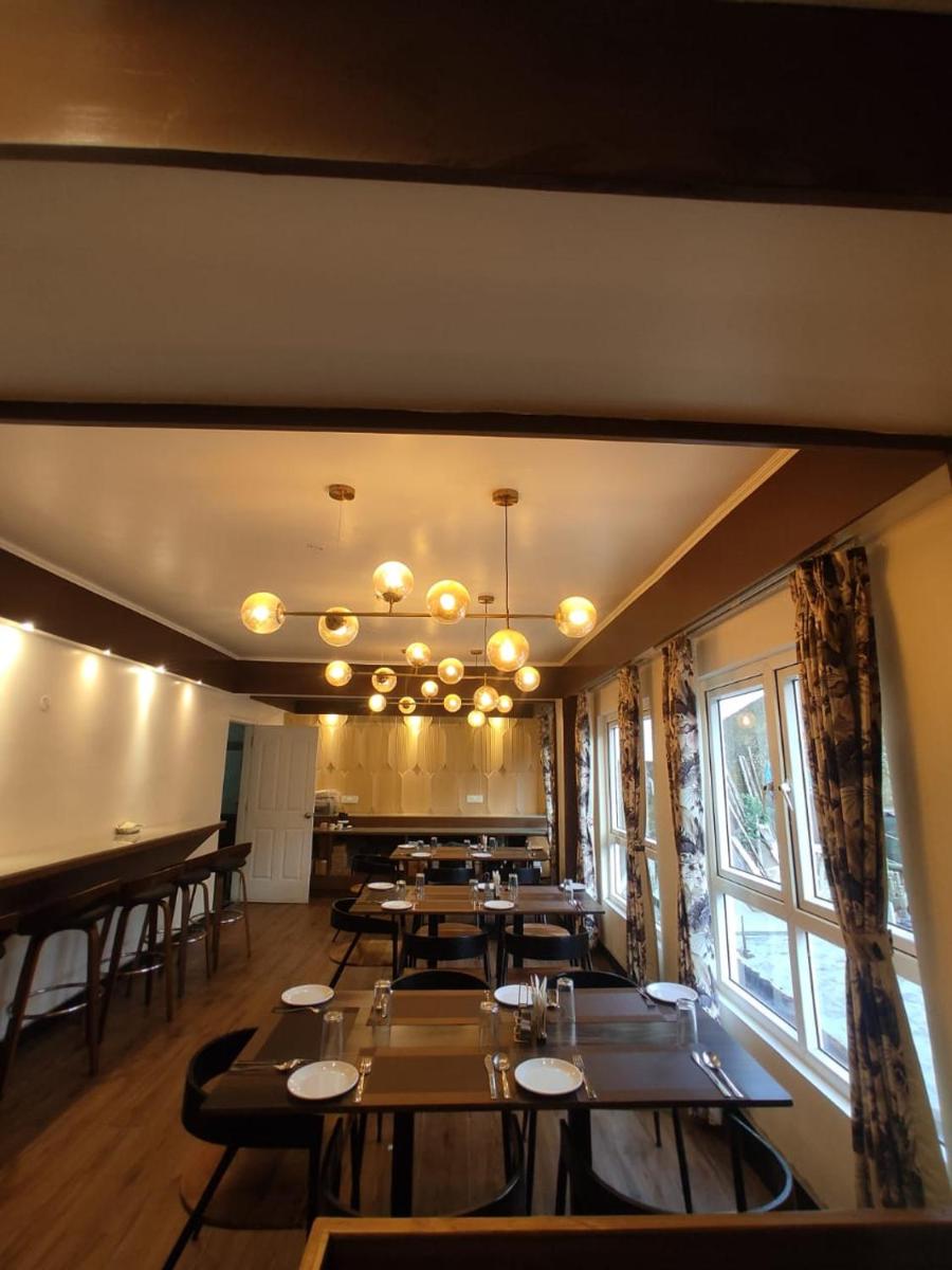 Suitetrails - HOTEL CLIFFTON ROYALS