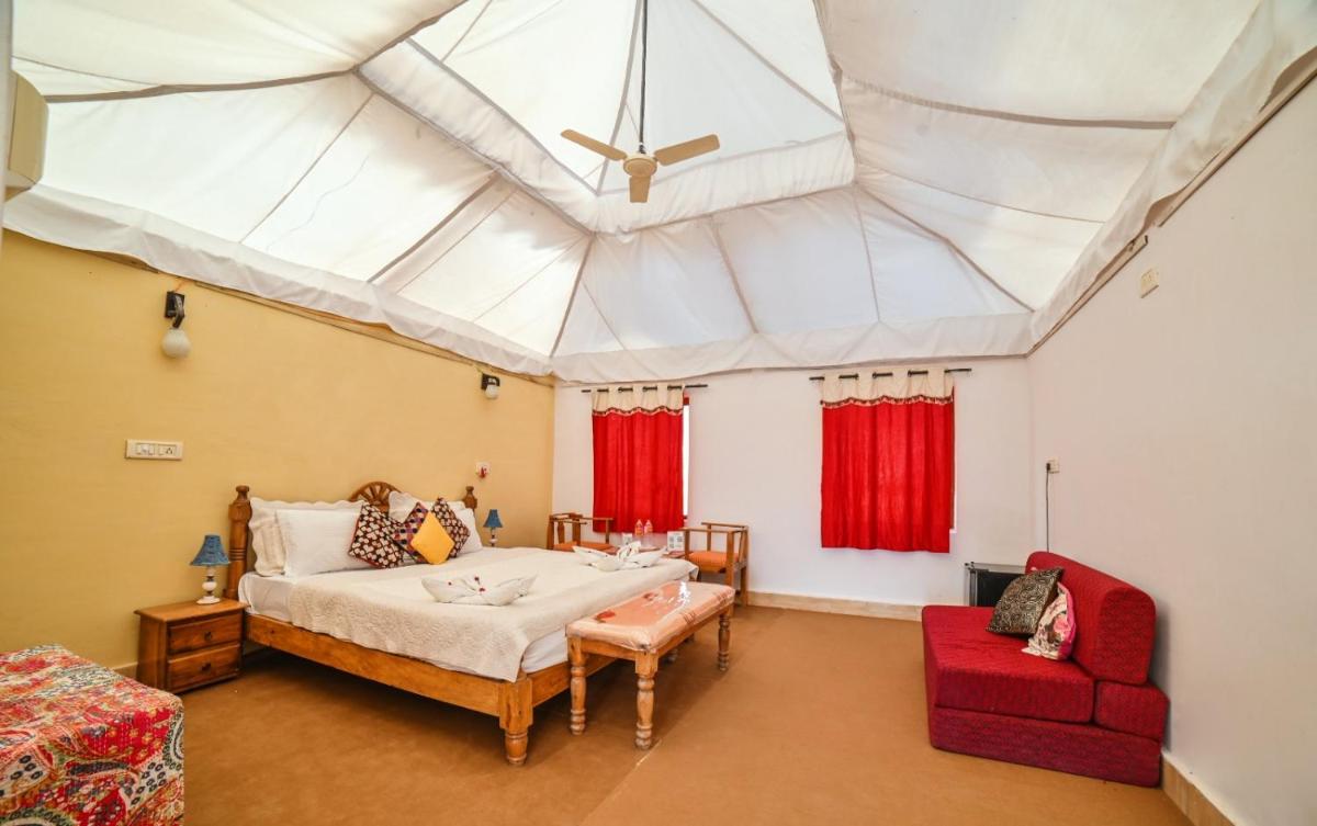 Lakhmana Desert Camp With Swimming Pool - Housity