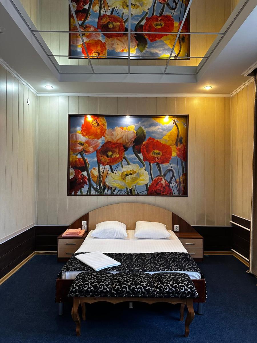 Vodnik Hotel - Housity