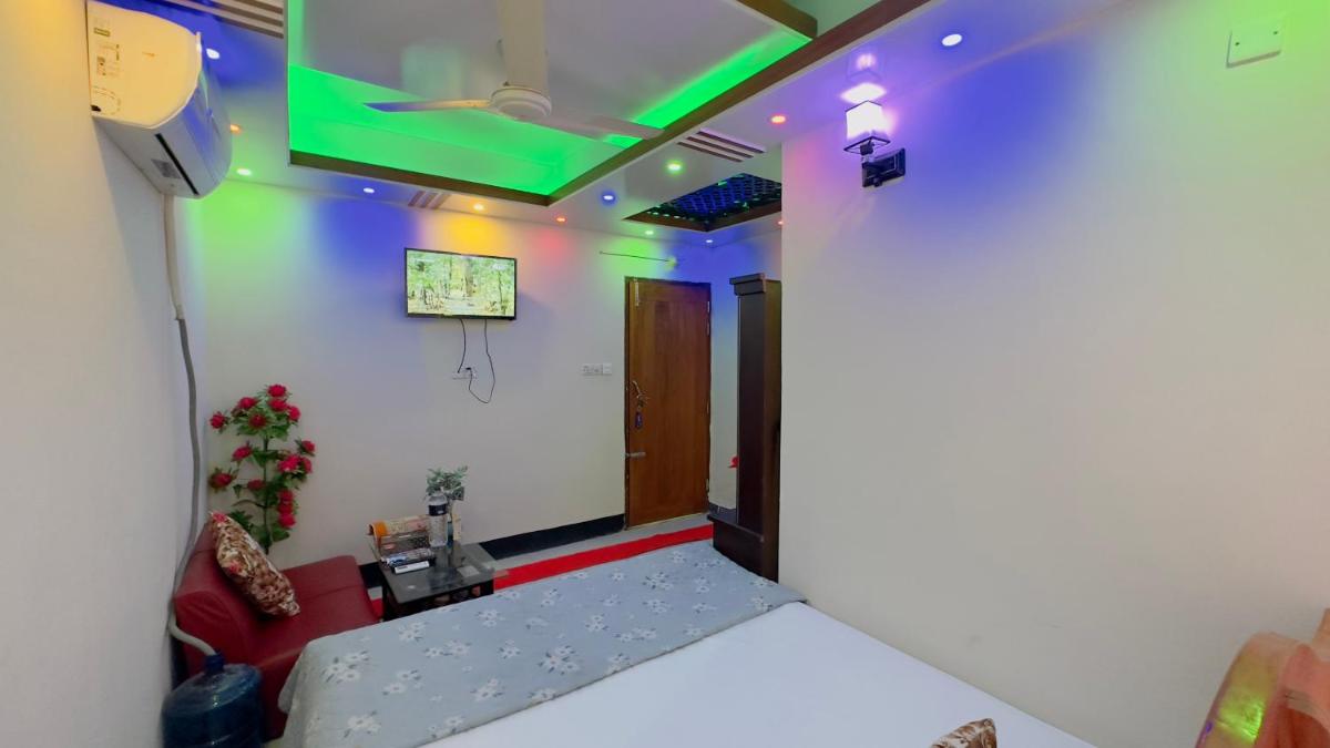 Suitetrails - Hotel Royal Blue Residence