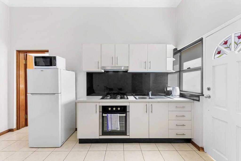 Cheerful three Bedroom house close to City - Housity