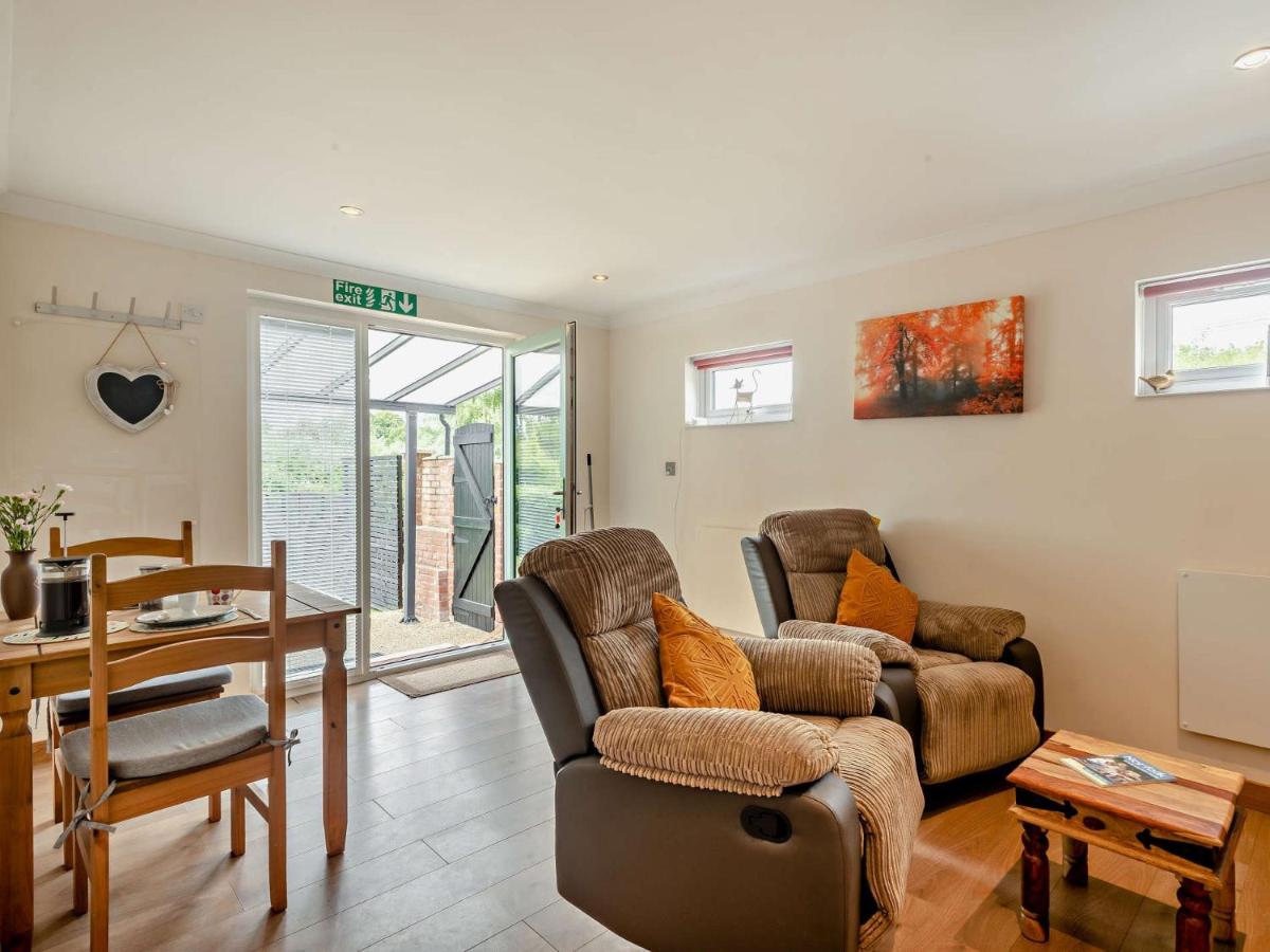 1 Bed in Brundall 46293 - Housity