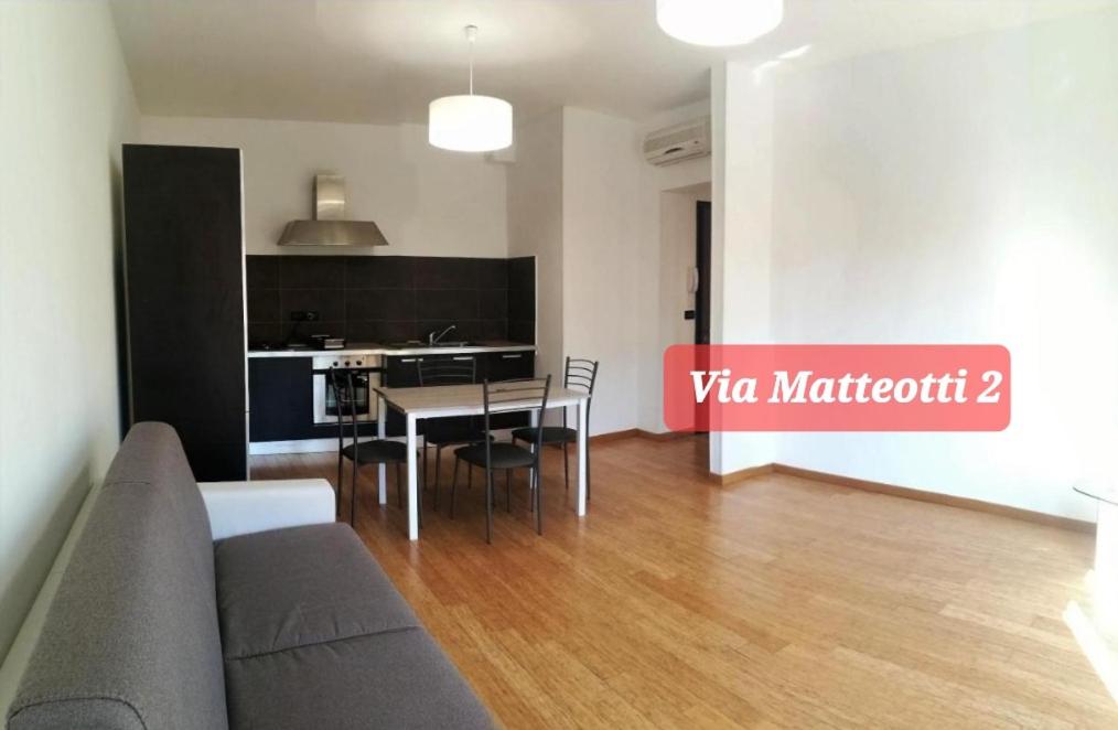 Via Matteotti & Via Carracci Apartments - Housity