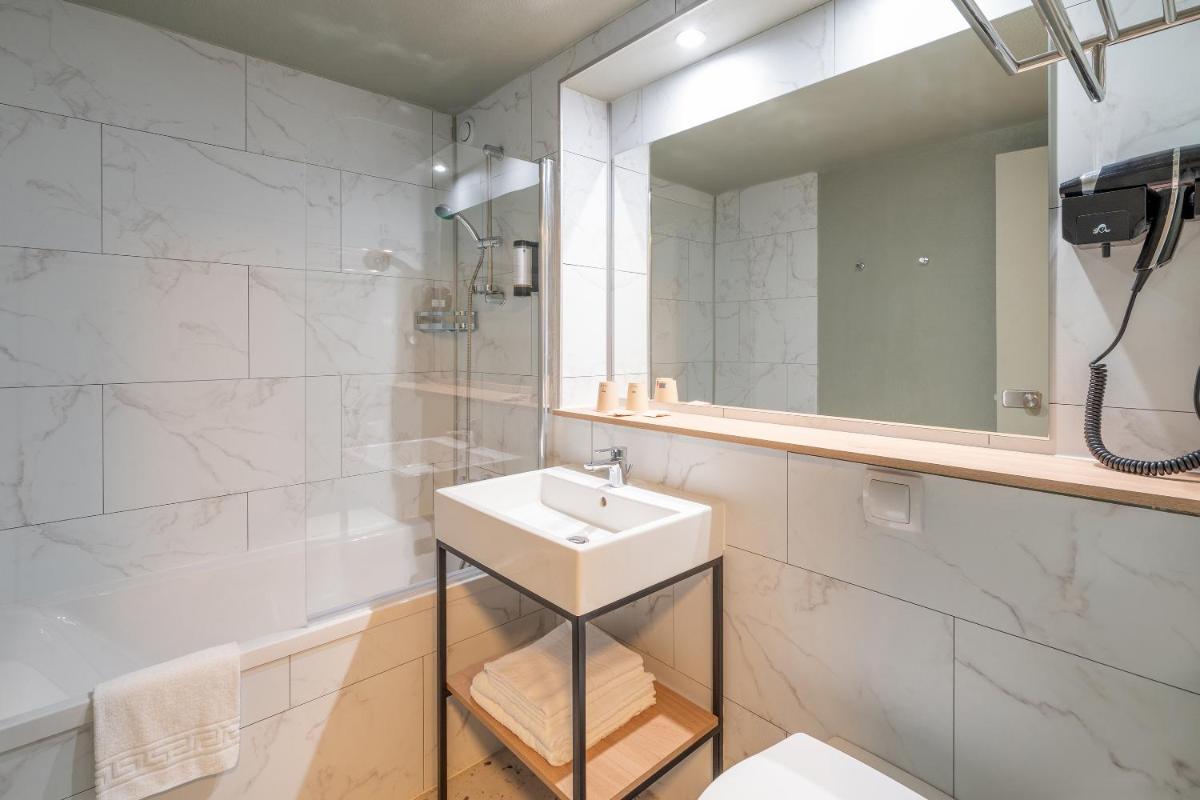 Sure Hotel by Best Western Rochefort-sur-Mer - Housity