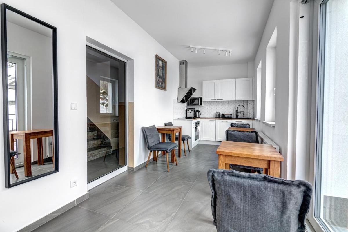 Willa Wladyslaw - centrum Krynicy, parking w cenie! - Housity