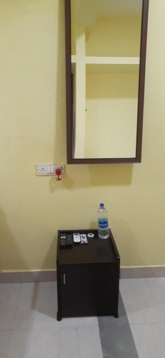 Varadhar Guest House - Housity