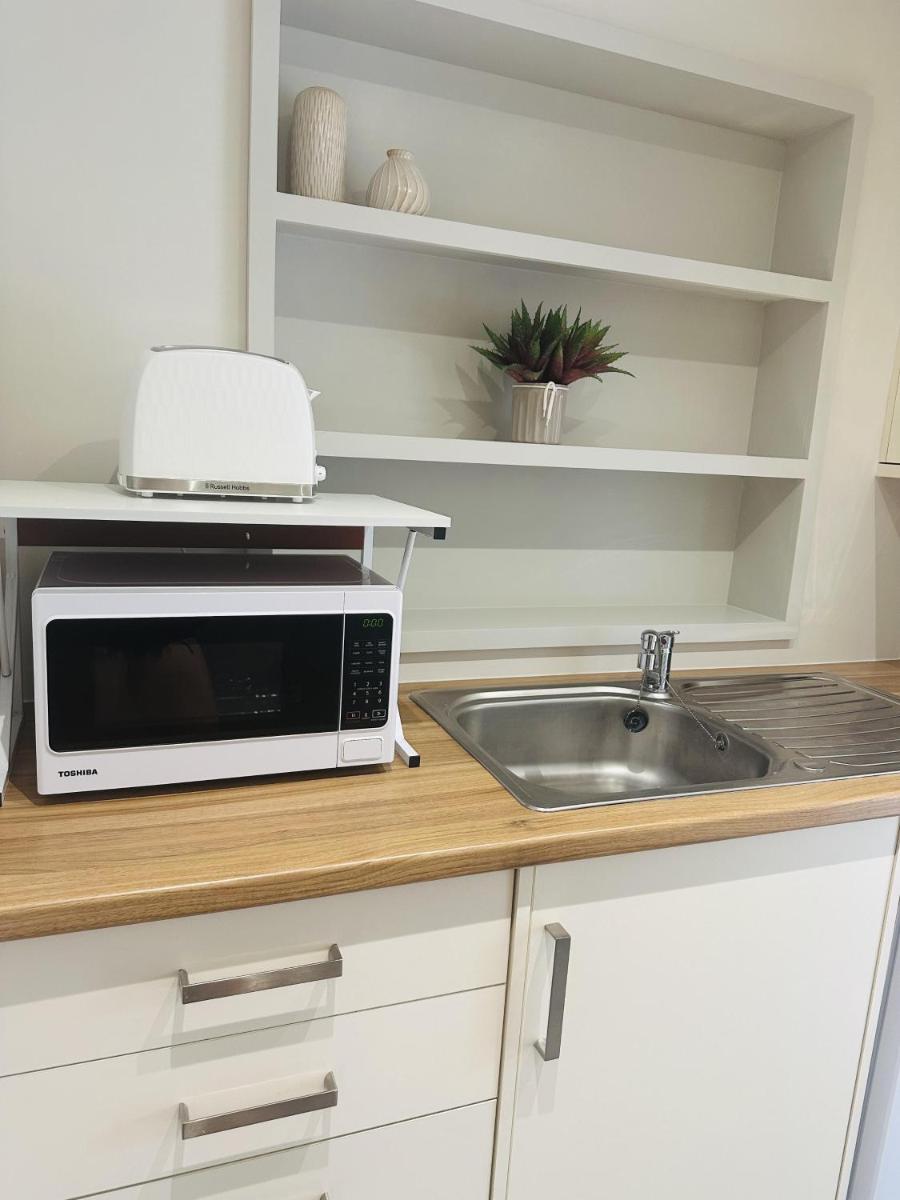 Beautiful 1-Bed Studio in Bourne end - Housity