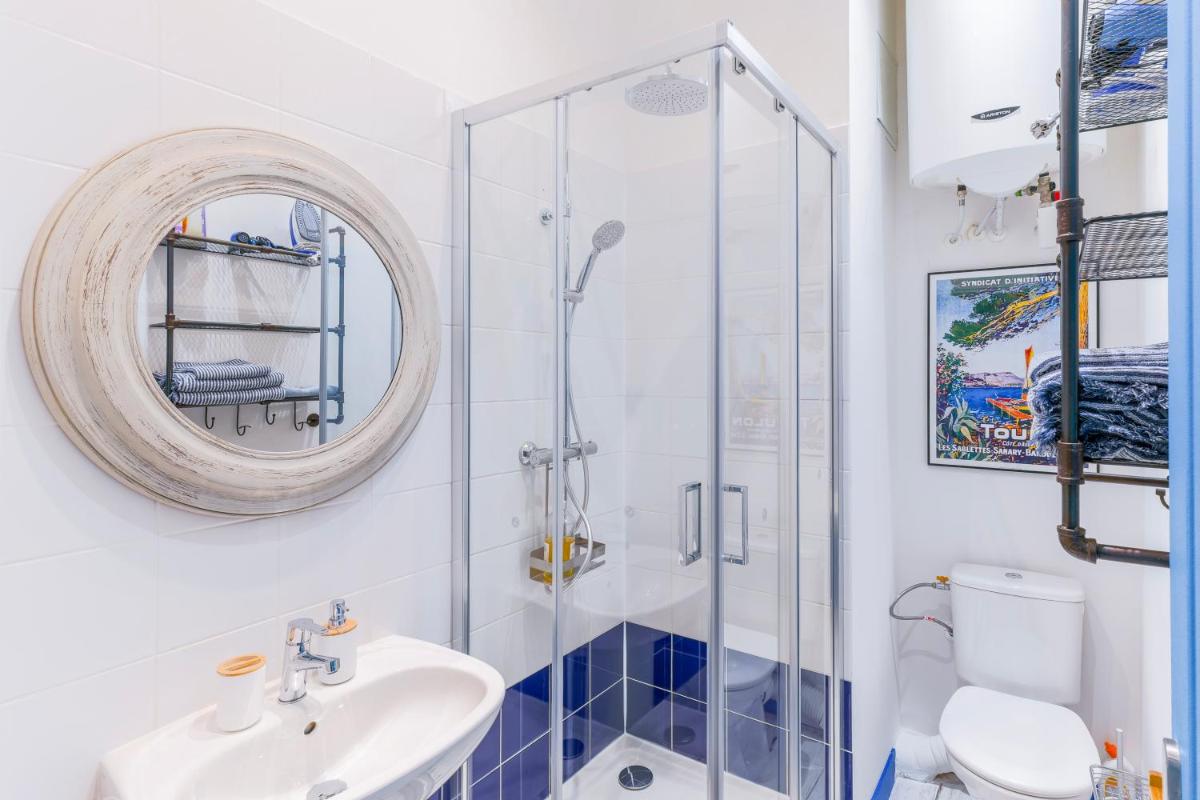 Suitetrails - Studio Bleu 29M2, 120m Vieux-Port , Clim ,Wifi, Accès avec code