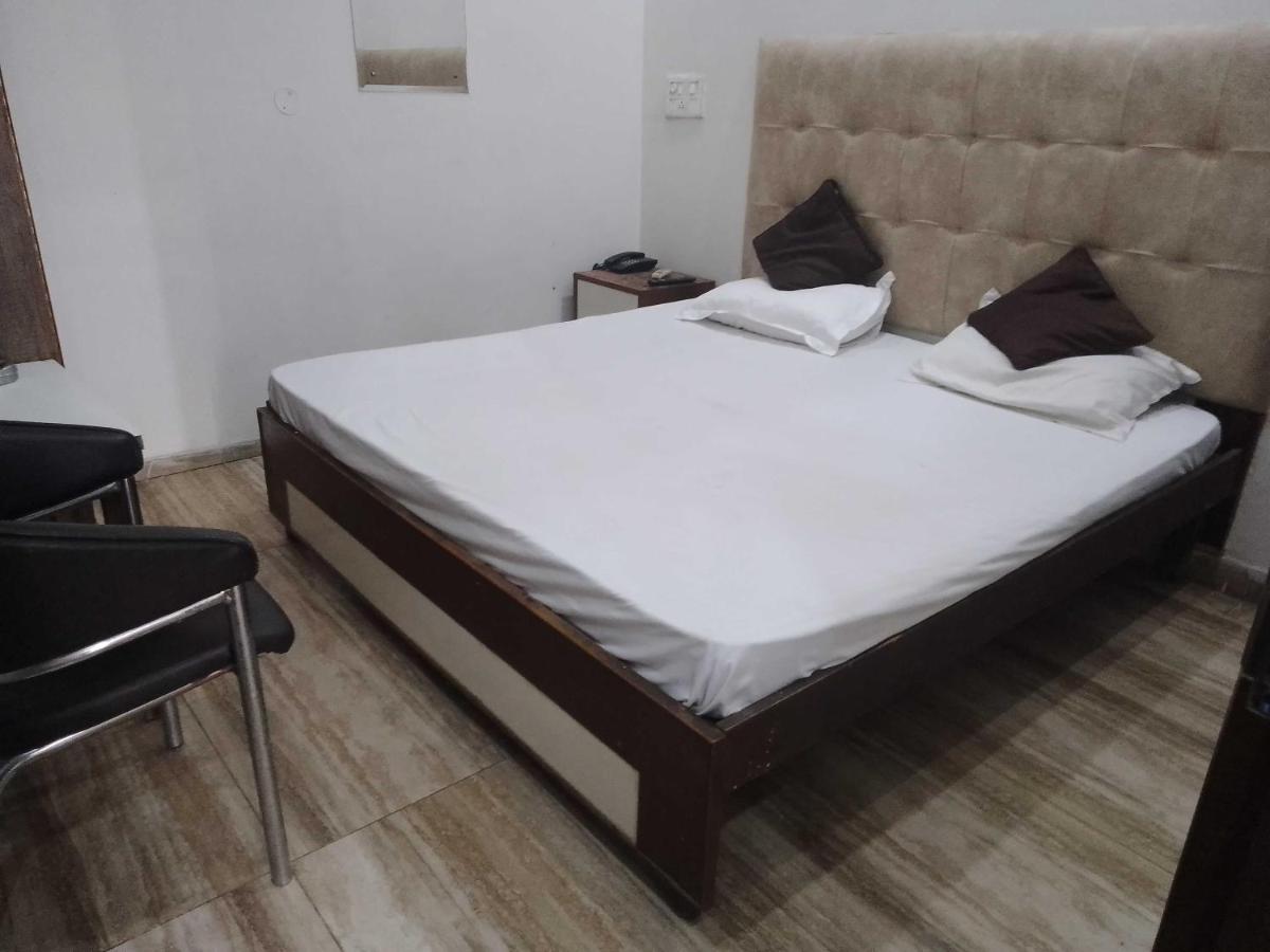 OYO The MM Crown Hotel - Housity