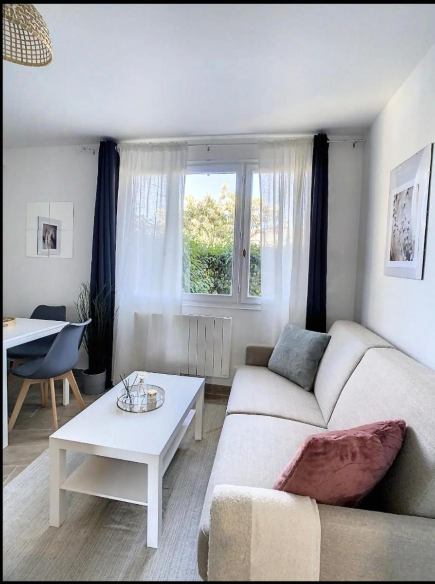 Livry03 Villa Dengous - Cozy Aéroport CDG Wifi 4 pers - Housity