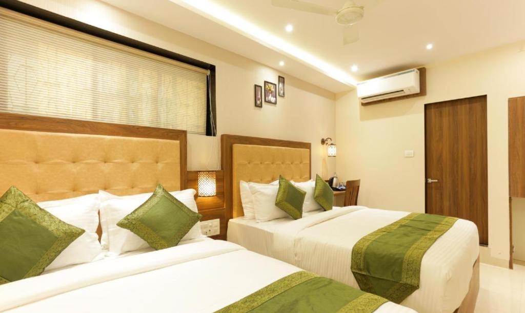 New Amber Palace Hotel - Housity