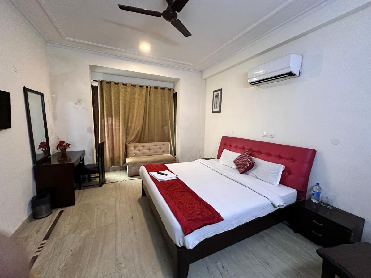 Suitetrails - Nityaz Residency
