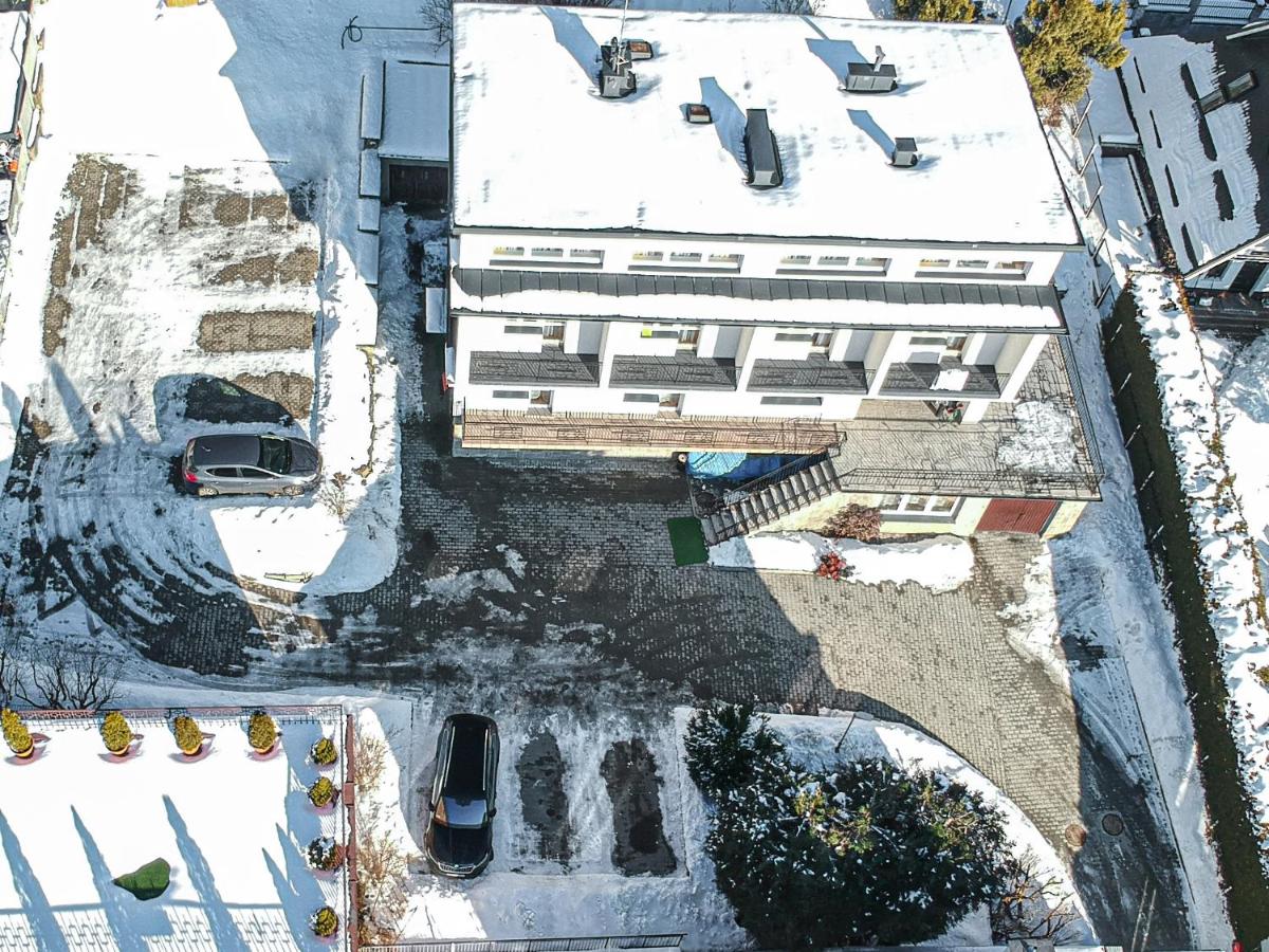 Willa Wladyslaw - centrum Krynicy, parking w cenie! - Housity
